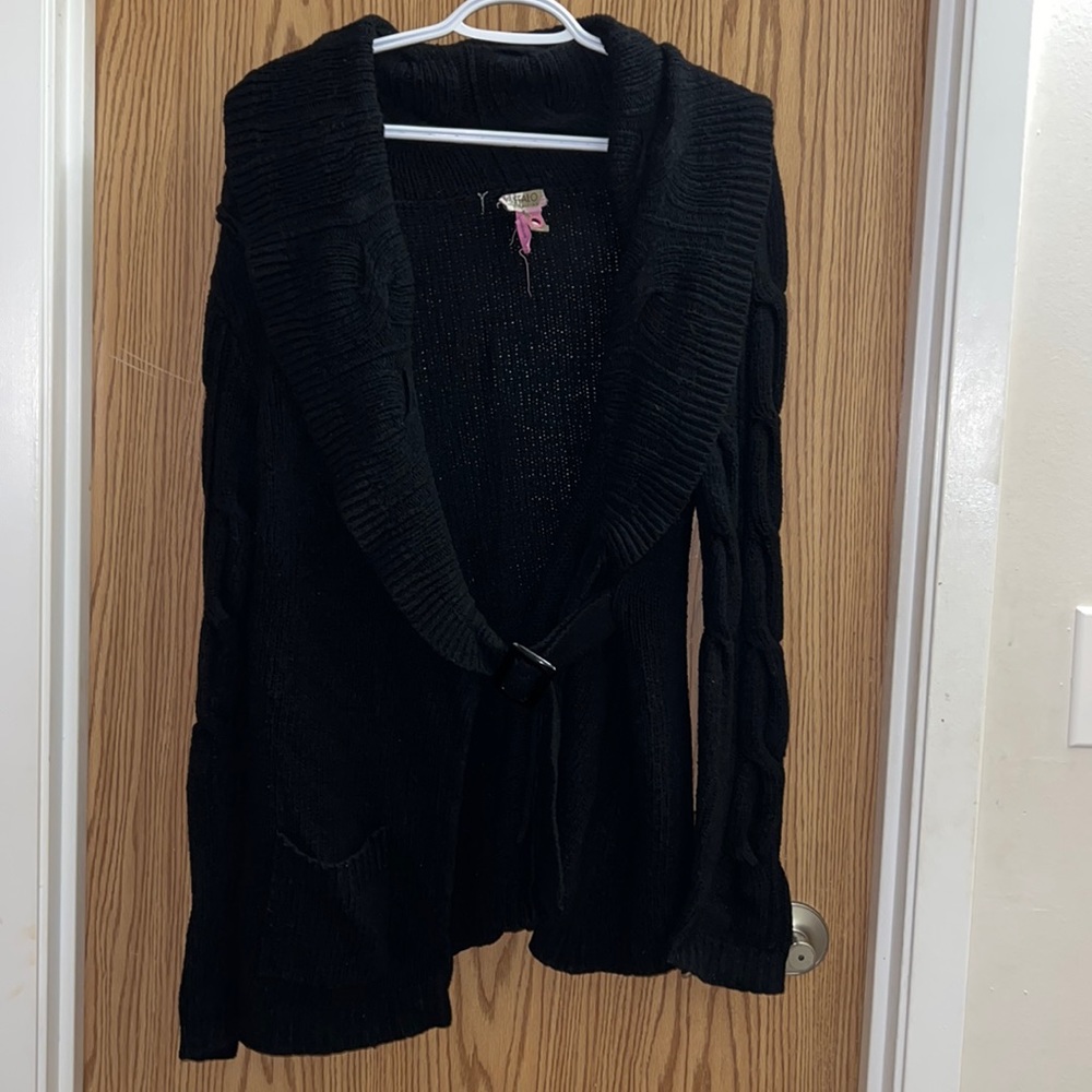 COPY - ‼️🛍3/$15🛍‼️ Knit belted cardigan